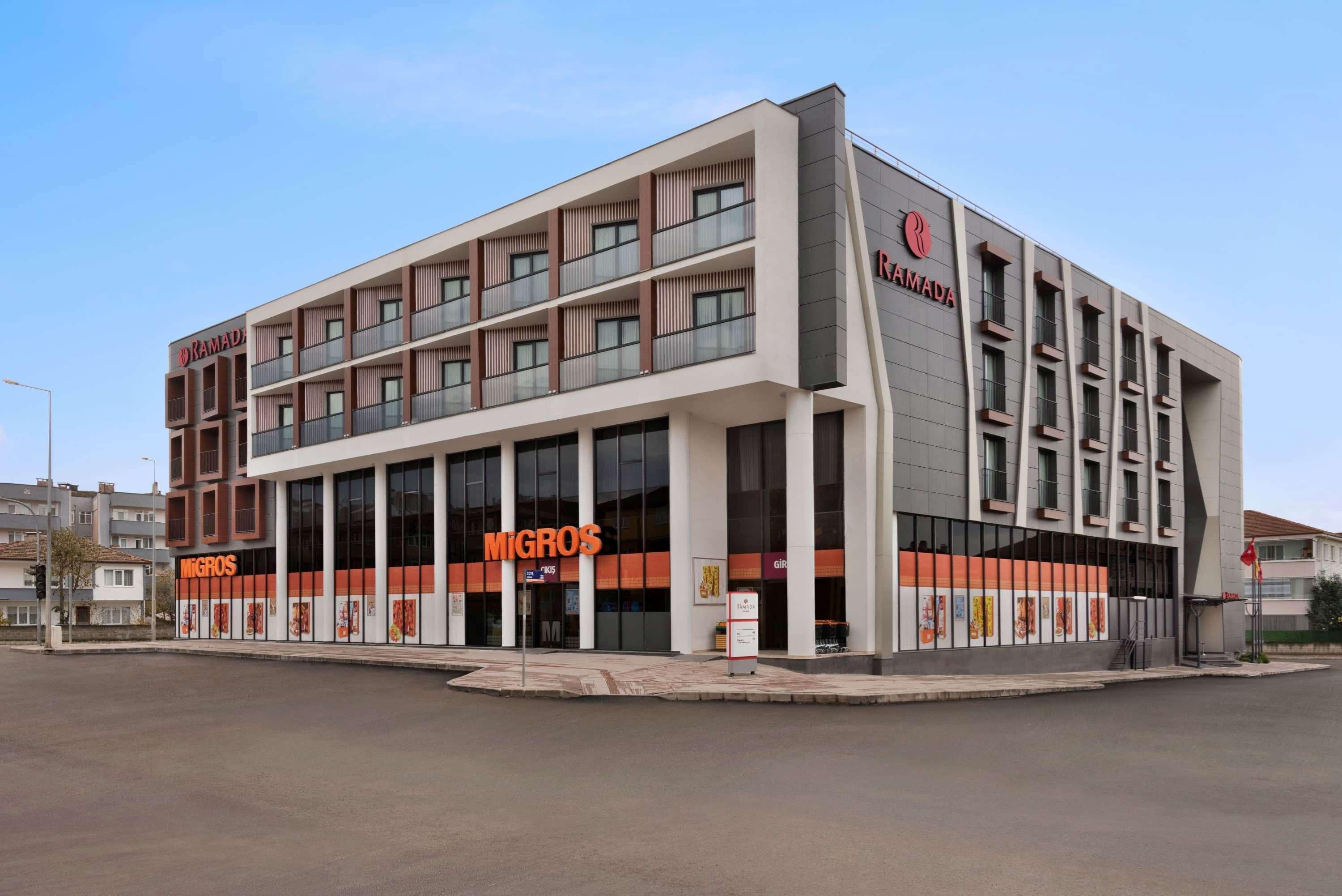 Ramada By Wyndham Sakarya Hendek Hotell Eksteriør bilde